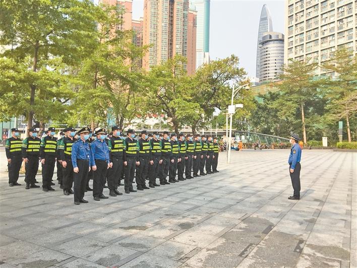 危急时刻,罗湖区东门街道市容巡查员挺身救火