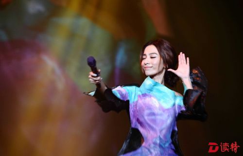 为歌迷发声Hebe炮轰公司 告解曾很牡羊座_读