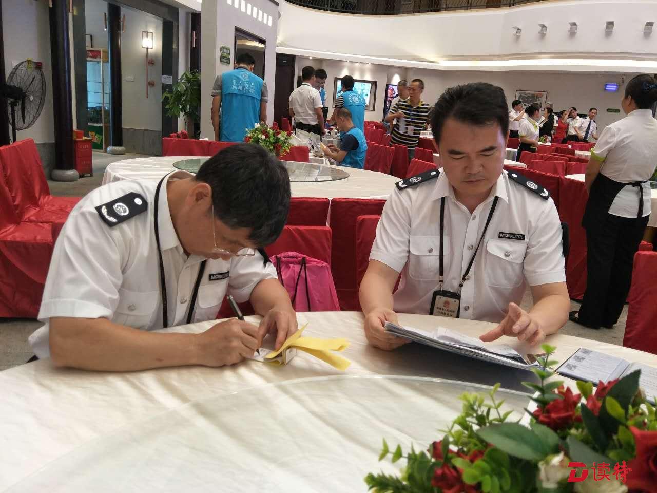 “查餐厅”走进大梅沙五谷芳乳鸽王