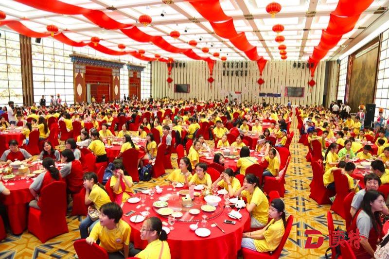 坐绿皮火车看风景！580名深港澳台学生娃文化专列抵京