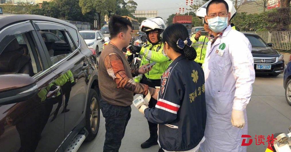 男子开车十几个小时到深圳 疲劳驾驶居然在路口睡着