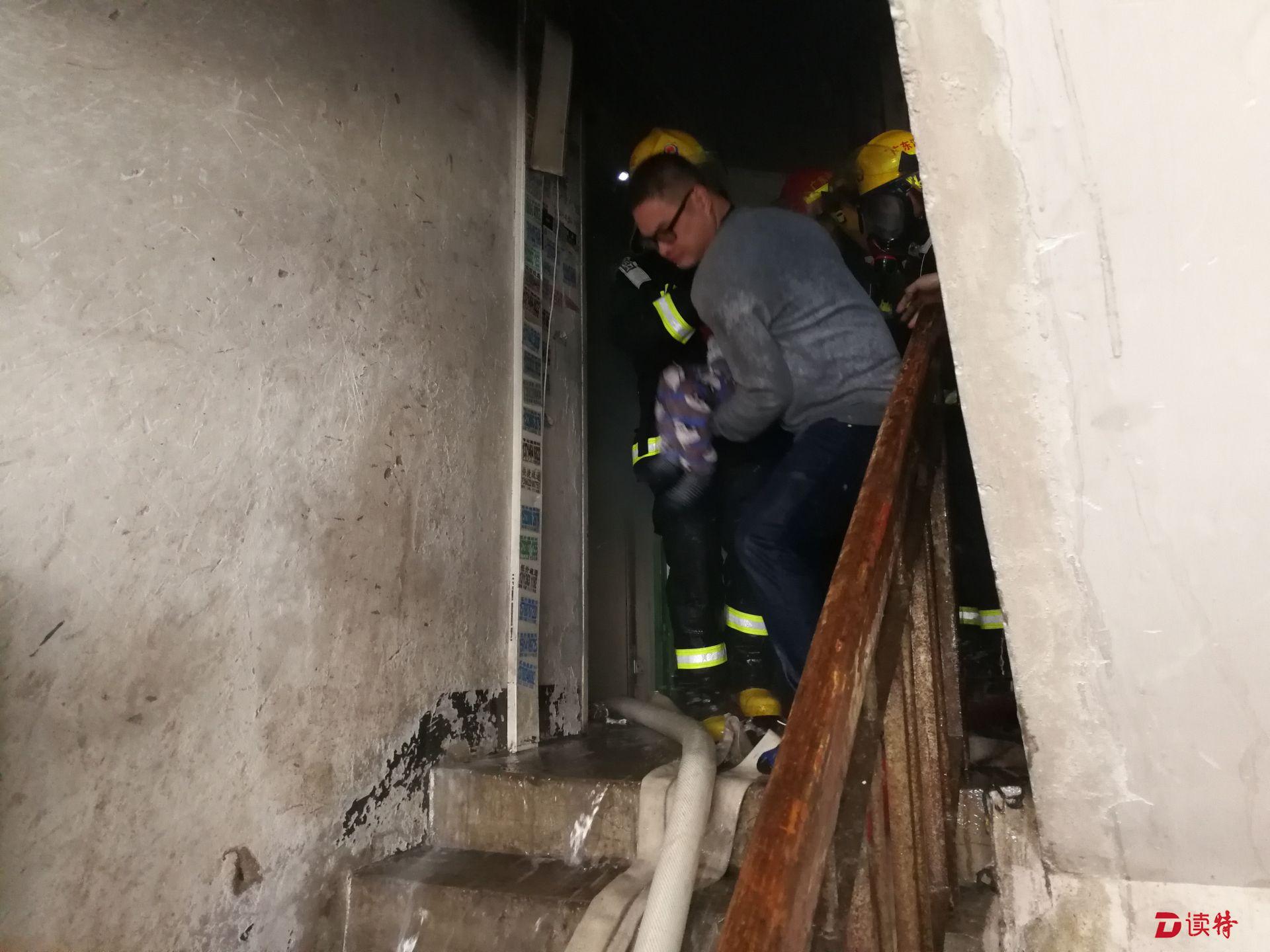 汽车阻碍消防车执行紧急任务 车主被拘留