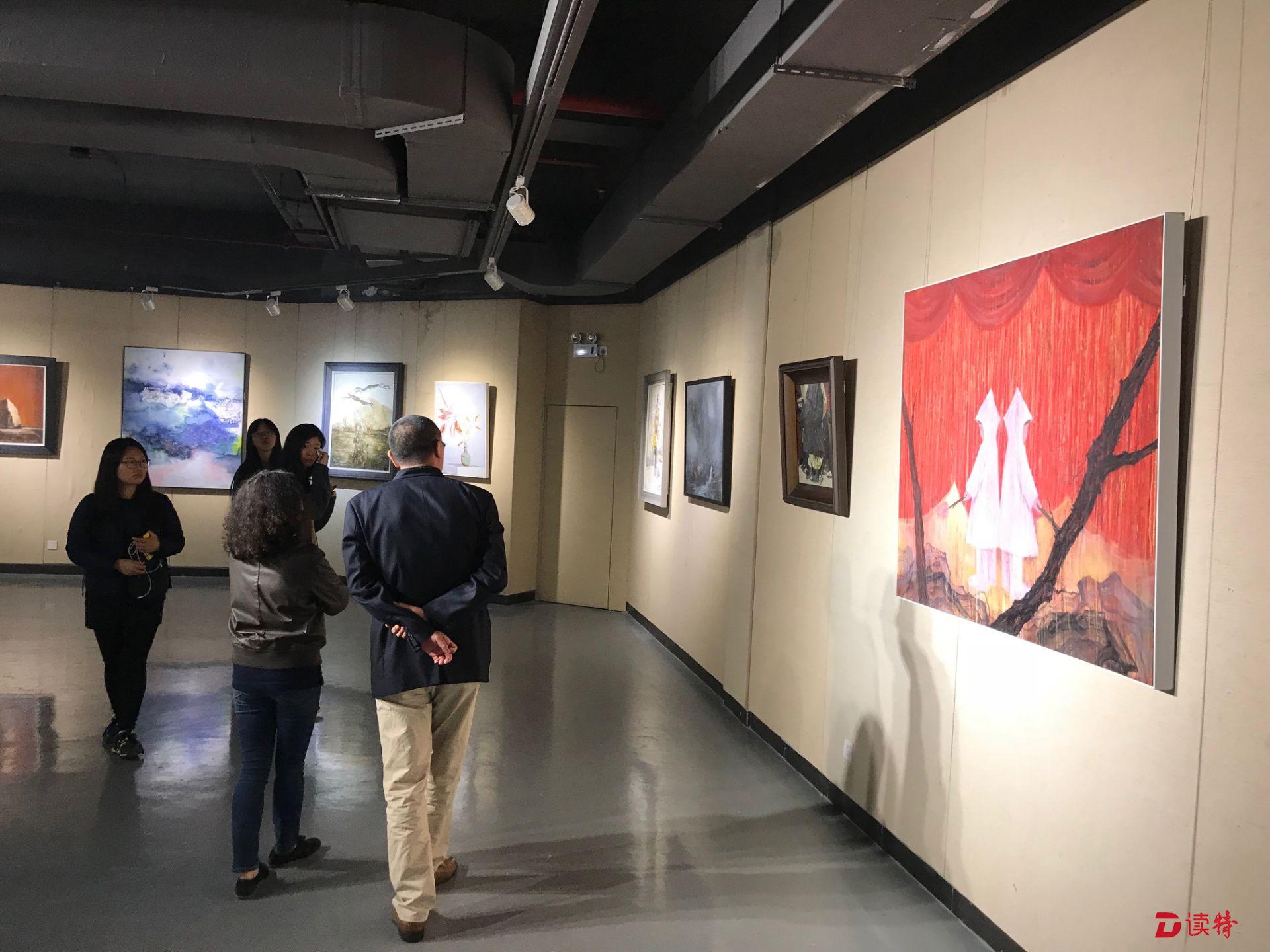 来深大美术馆，看中俄文化艺术展