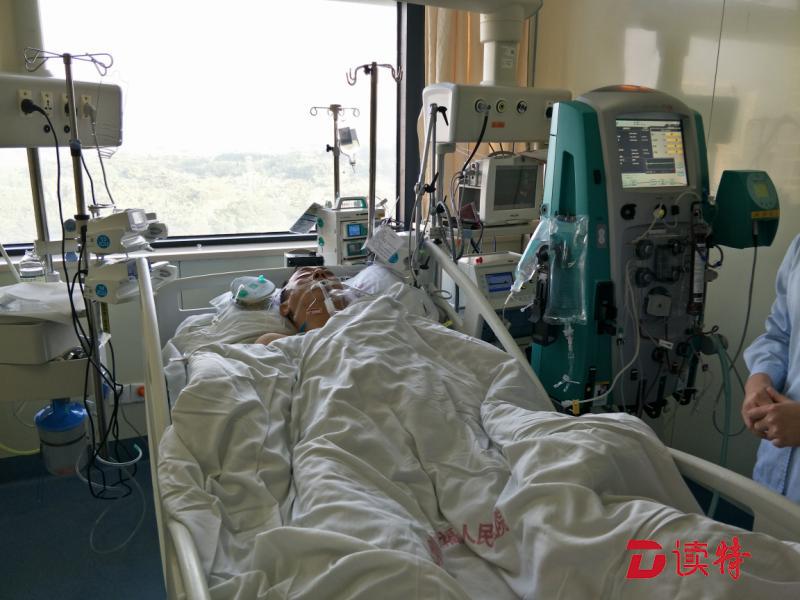 马来西亚籍华人在深突发重症 60天连闯三道“鬼门关”