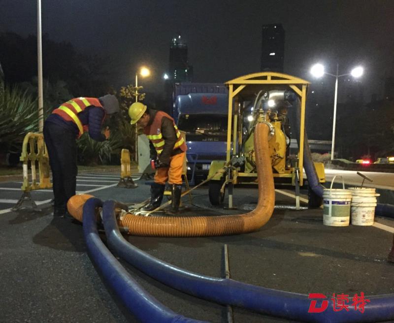 滨海大道DN600污水管完成大型清疏作业，解决生活污水排放隐患