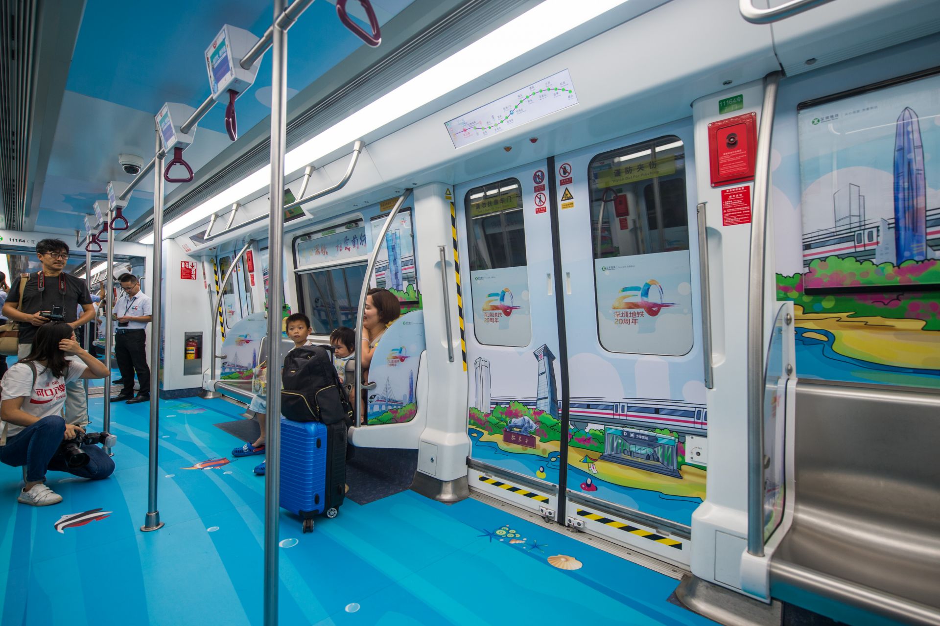 深圳地铁6号线首列车今日亮相，将从新会出发回归深圳_南方plus_南方+