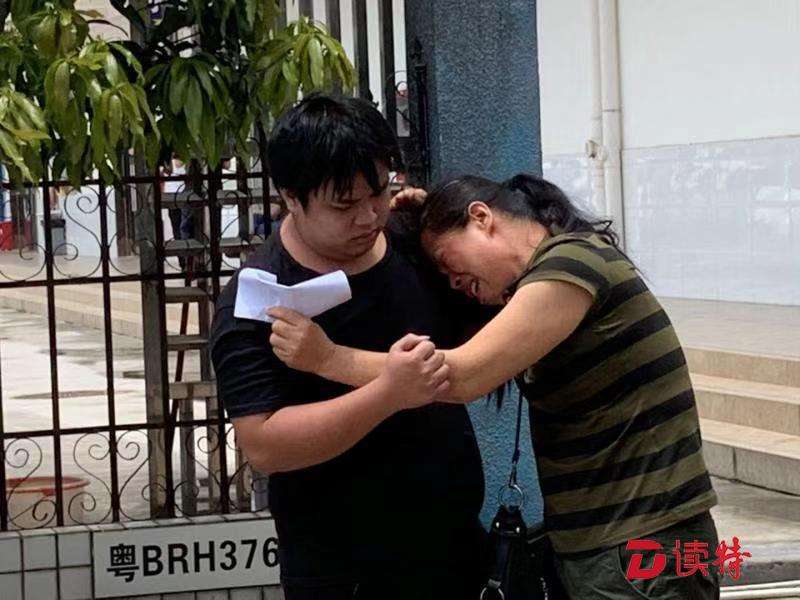 半百母亲寻子5年未果 光明警方辗转搜索助母子团聚