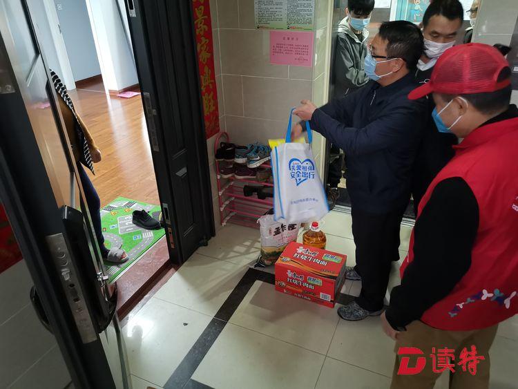 “硬隔离”隔不断“软亲情”，坪地用实际行动赢得群众支持