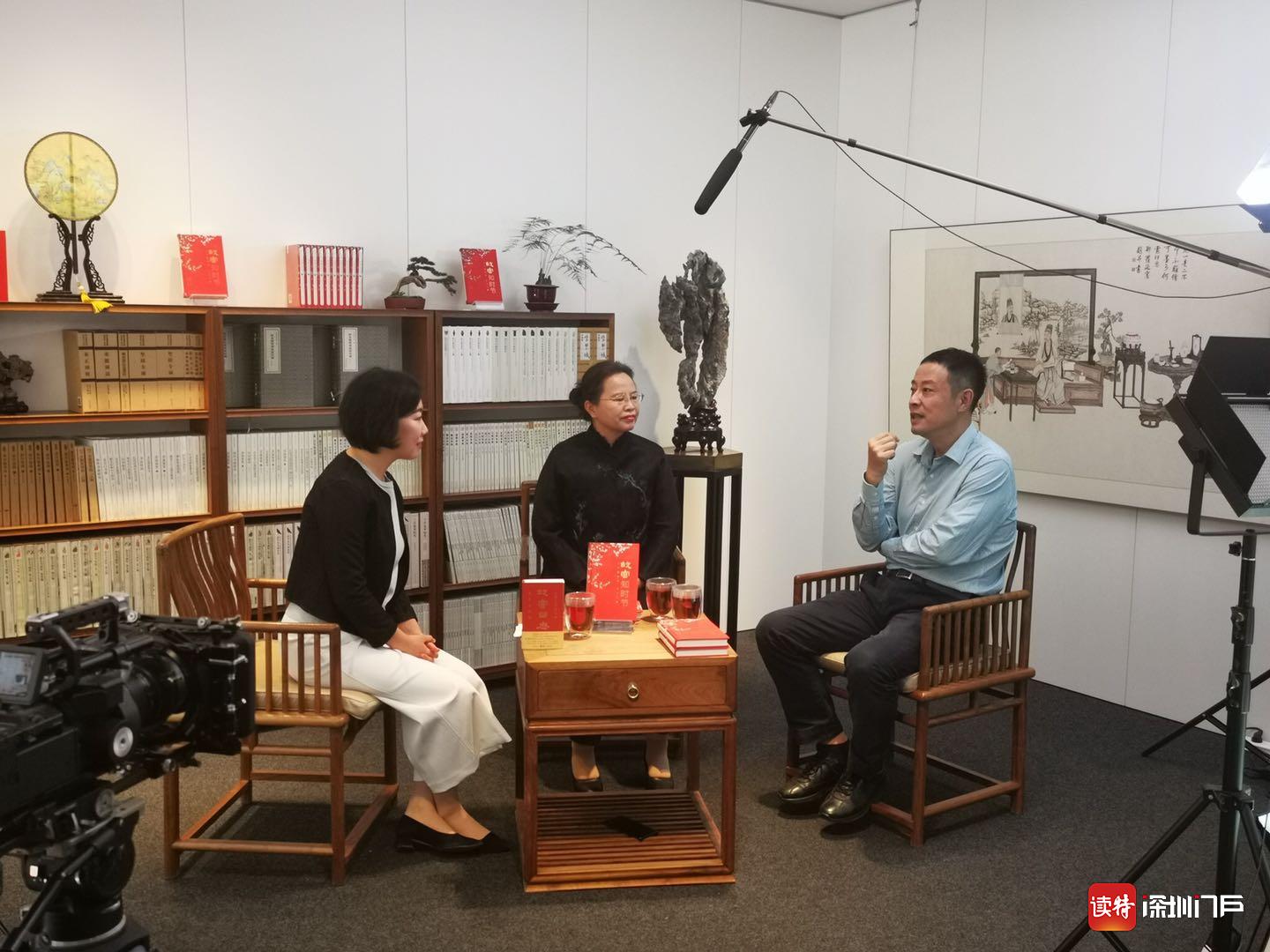“气象先生”宋英杰进宫“播”新书：“青蛙是个古老的天气预报员”