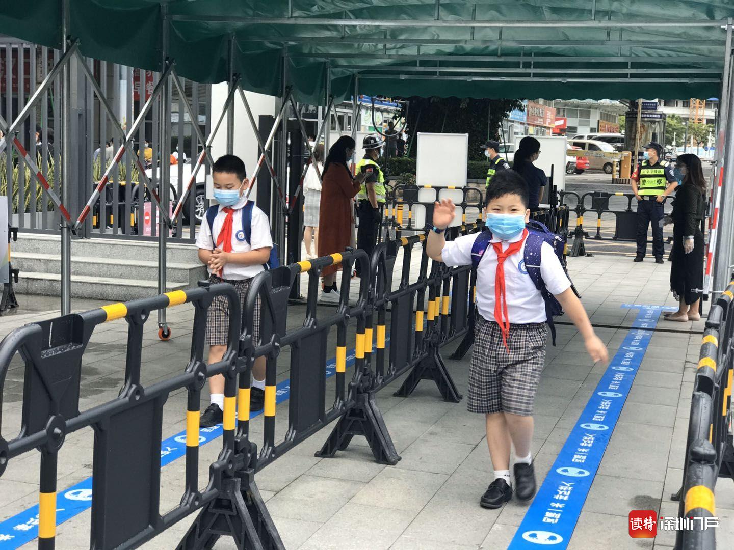 机器人测温、无接触作业交站点！和平实验小学多措并举为孩子们复学保驾护航