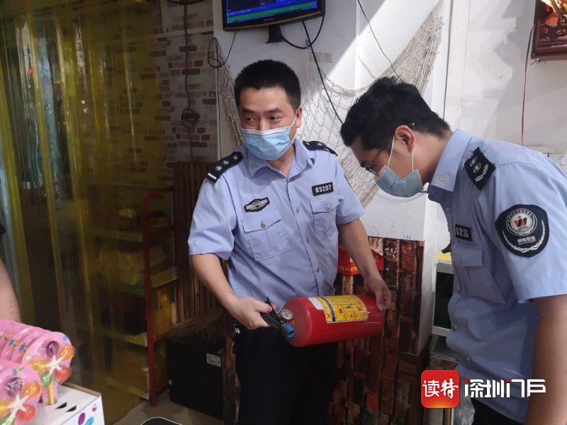 凤凰街道网格员“五一”假期