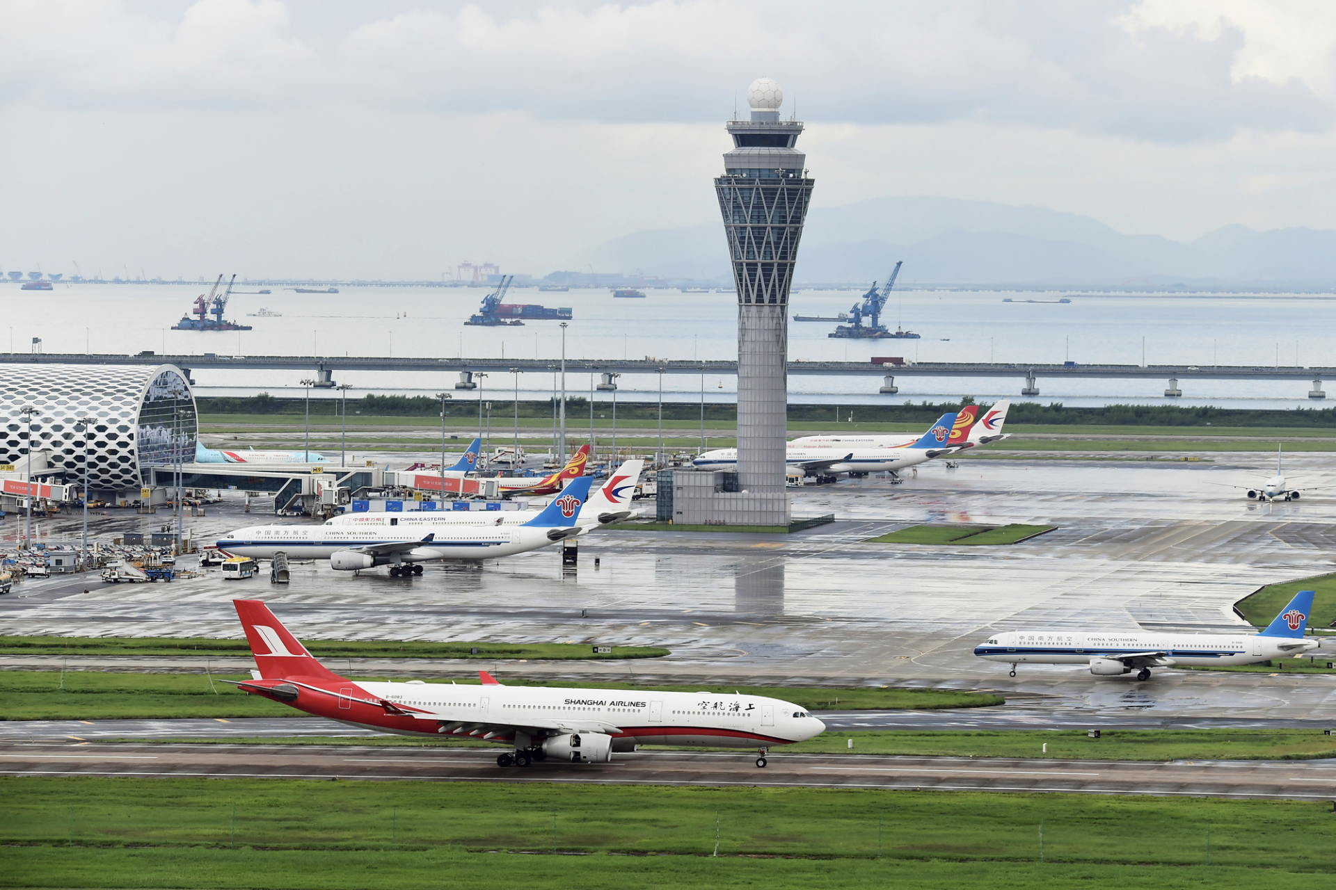 深圳宝安国际机场客运业务加速恢复 国内航线客流已恢复至去年同期水平